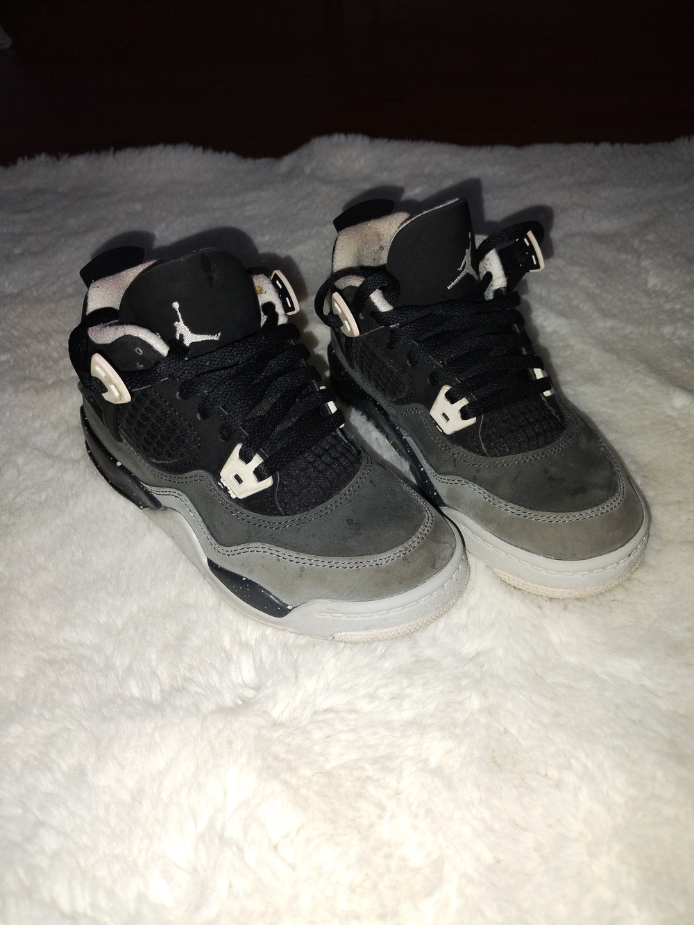 Jordan Kids Black & Gray Jumpman Low-Top Sneakers - Picture 2 of 6